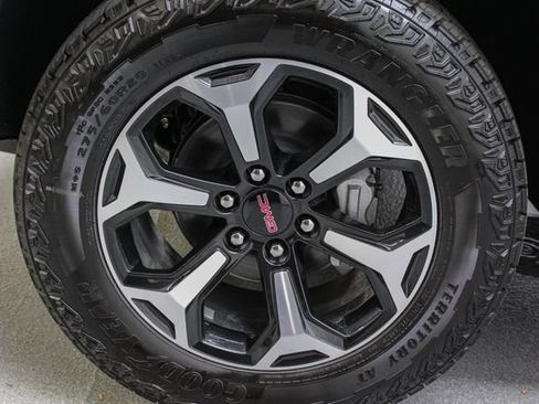 New 2026 GMC Yukon XL AT4 w/ AT4 Premium Plus Package AWD/4WD image 15