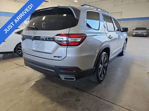 Certified 2024 Honda Pilot Sport image 3
