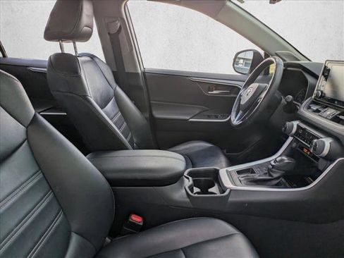 Certified 2019 Toyota RAV4 XLE Premium image 20