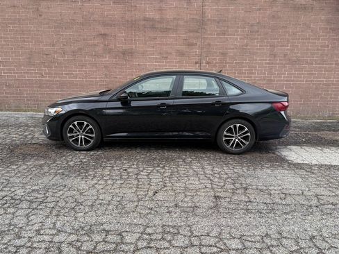 Used 2024 Volkswagen Jetta Sport FWD image 2