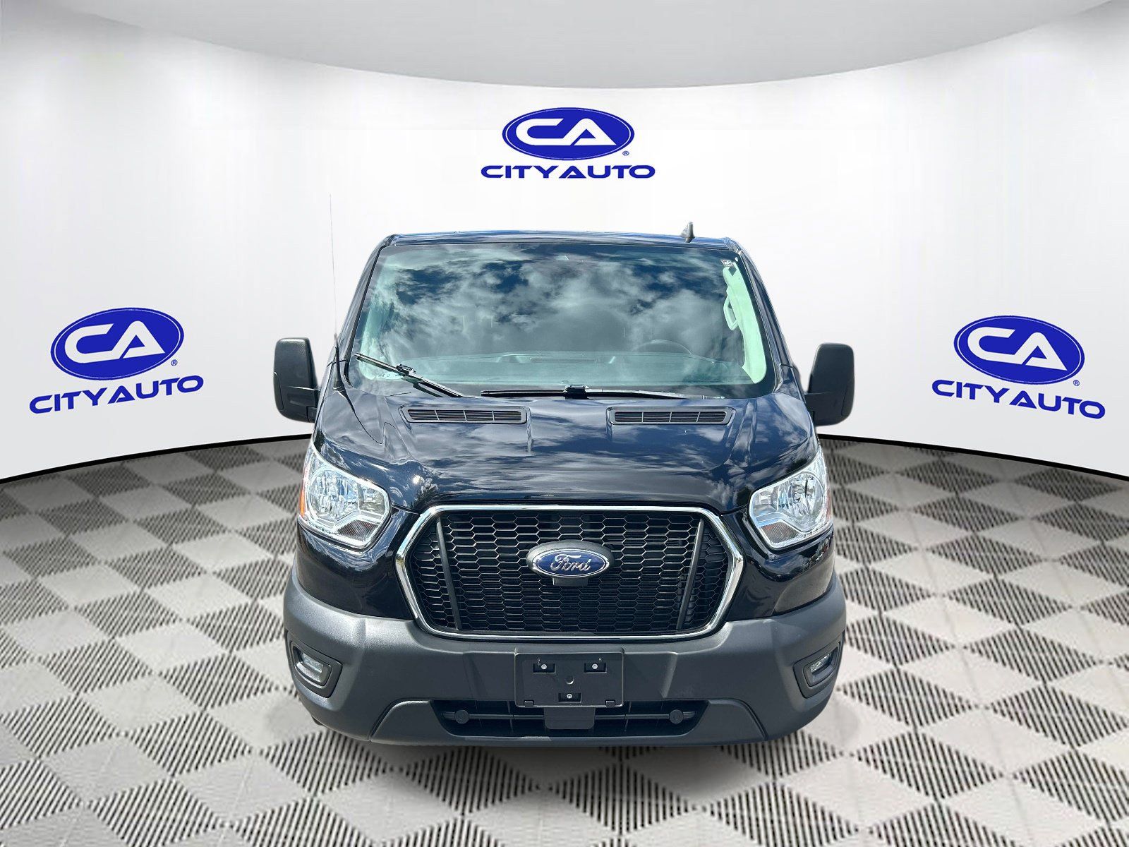 Used 2021 Ford Transit 250 Low Roof w/ Exterior Upgrade Package RWD image 10