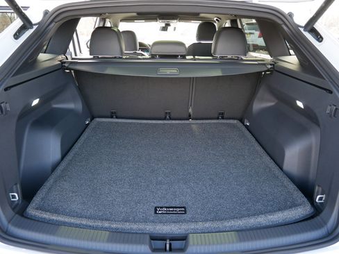 New 2026 Volkswagen Atlas Cross Sport SEL Premium R-Line image 7