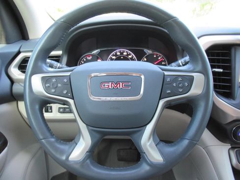Used 2021 GMC Acadia Denali w/ Denali Technology Package FWD image 23