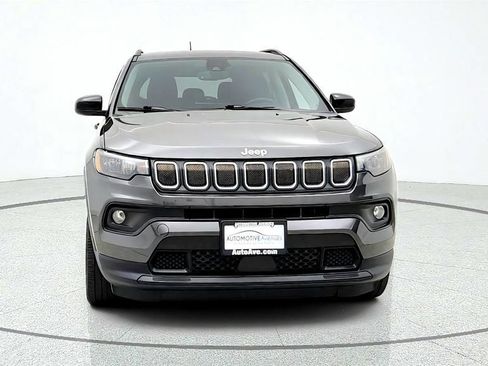 Used 2022 Jeep Compass Latitude AWD/4WD image 2