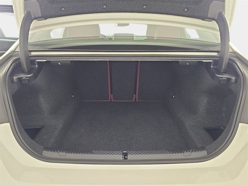 Used 2026 BMW 530i xDrive w/ Premium Package image 13