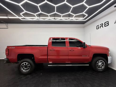 Used 2015 Chevrolet Silverado 2500 LT w/ LT Convenience Package image 9