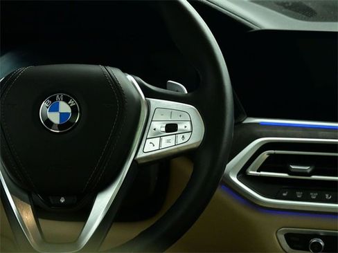 Used 2021 BMW X7 xDrive40i w/ Premium Package image 12