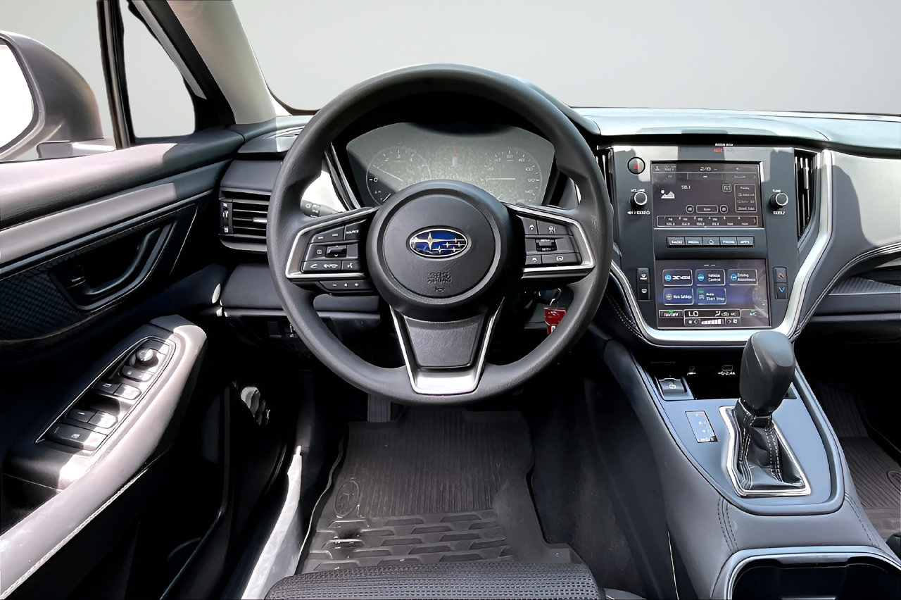Used 2025 Subaru Outback AWD/4WD image 8