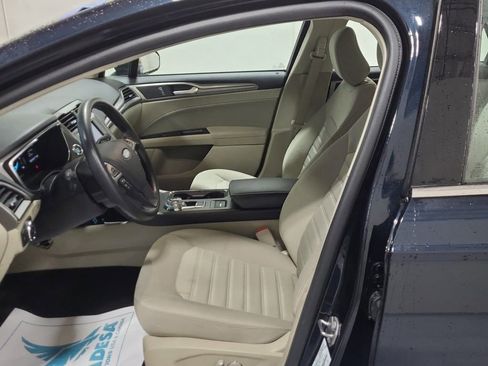 Used 2020 Ford Fusion SE image 7