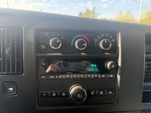 Used 2020 Chevrolet Express 3500 LT w/ LT Preferred Equipment Group RWD image 20