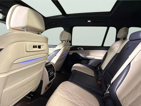 Used 2021 BMW X7 xDrive40i w/ M Sport Package image 32