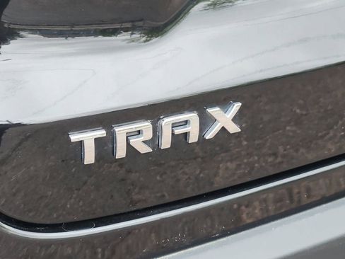 Certified 2025 Chevrolet Trax LT w/ LT Convenience Package FWD image 16