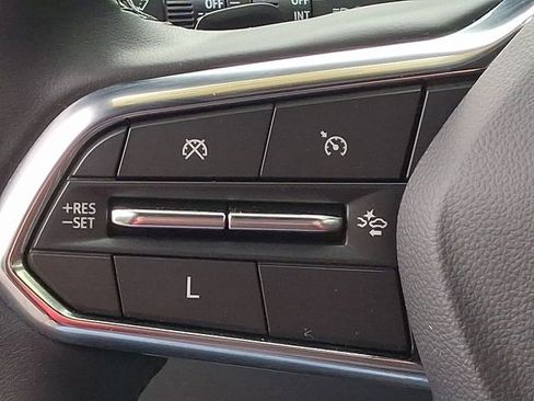 Used 2025 Chevrolet Equinox LT AWD/4WD image 21