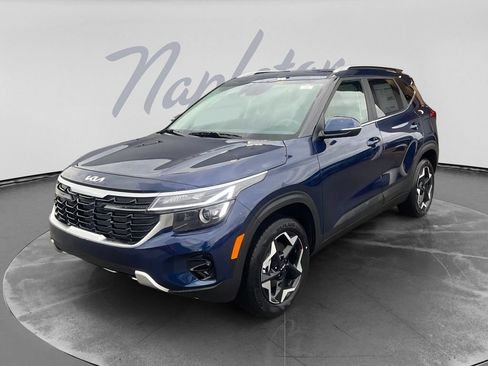 Certified 2025 Kia Seltos EX w/ EX Sunroof Package AWD/4WD image 3
