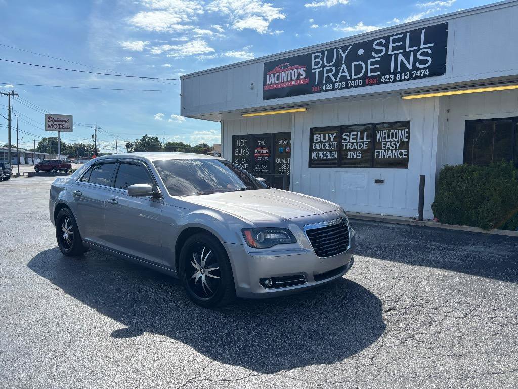 Used 2013 Chrysler 300 S RWD image 4