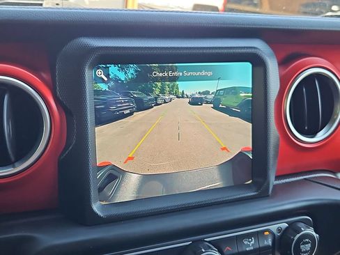 Used 2021 Jeep Gladiator Rubicon AWD/4WD image 24