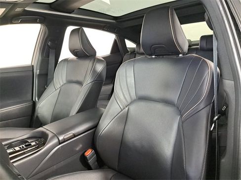 Used 2024 Toyota Crown Limited image 20