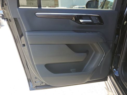 New 2026 Chevrolet Suburban LS image 15