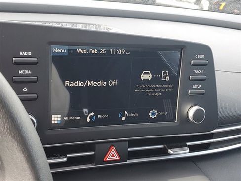 Used 2024 Hyundai Elantra SE image 27