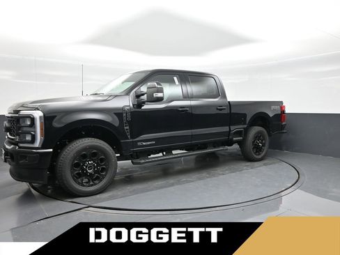 New 2026 Ford F250 Lariat w/ Black Appearance Package AWD/4WD image 1