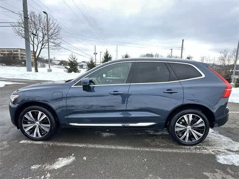 Used 2023 Volvo XC60 T8 Ultimate w/ Climate Package image 2