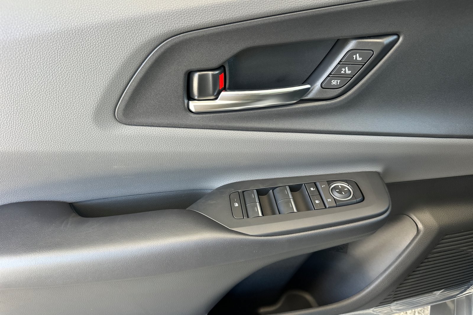 New 2027 Toyota Prius Limited AWD/4WD image 11
