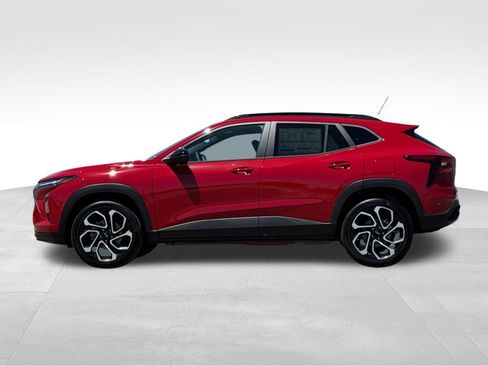 New 2026 Chevrolet Trax RS w/ Driver Confidence Package FWD image 2