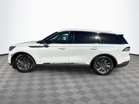 Used 2023 Lincoln Aviator 2WD image 9