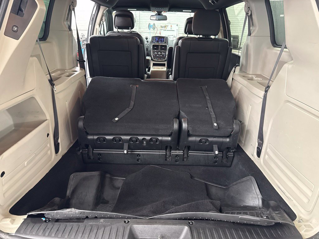 Used 2019 Dodge Grand Caravan SXT FWD image 13