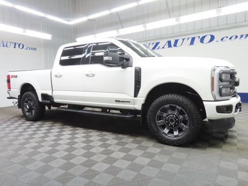 Used 2024 Ford F250 Lariat w/ Sport Appearance Package AWD/4WD image 3