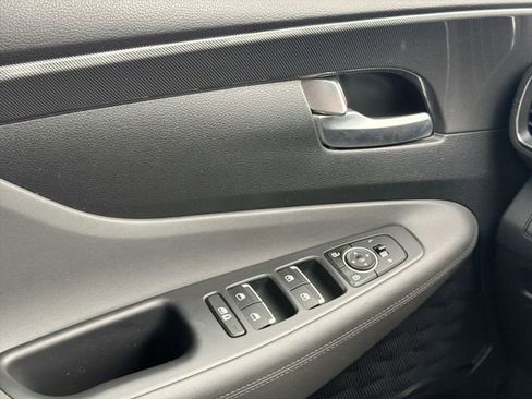 Used 2023 Hyundai Santa Fe SEL FWD image 17