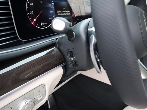 New 2026 Mercedes-Benz GLS 450 4MATIC image 39