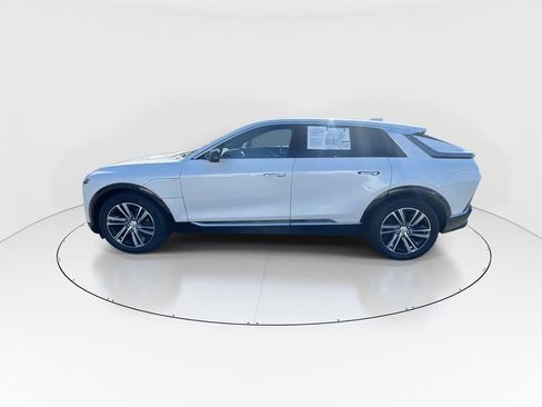 Used 2025 Cadillac Lyriq Luxury image 5