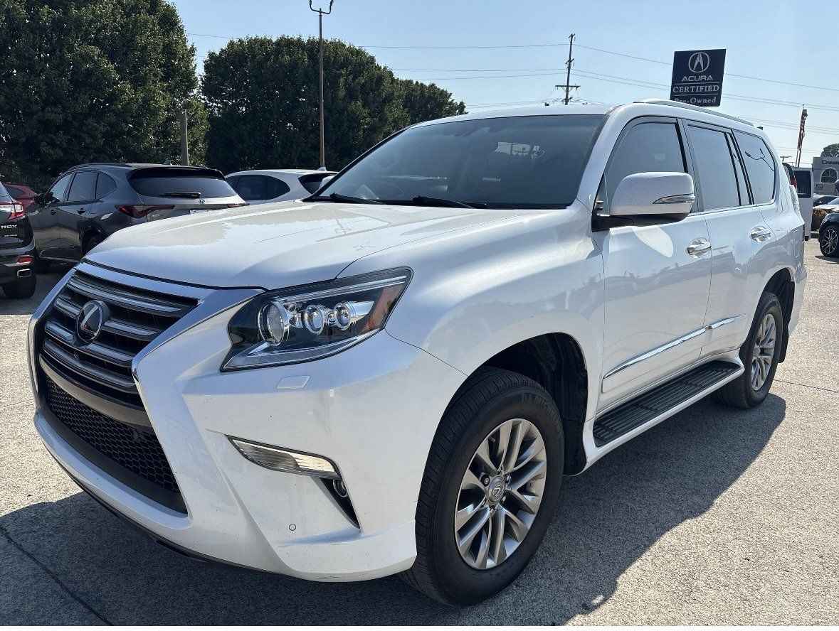 Used 2017 Lexus GX 460 Luxury AWD/4WD image 3