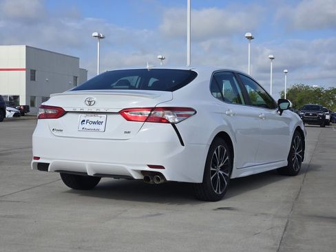 Used 2020 Toyota Camry SE image 7