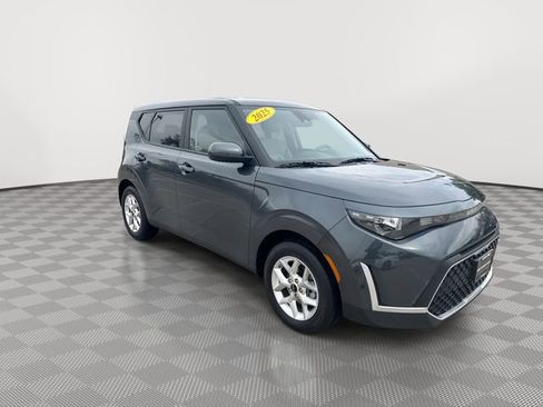 Used 2025 Kia Soul LX w/ LX Technology Package image 2