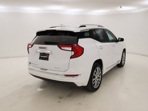 Used 2022 GMC Terrain Denali w/ Denali Premium Package image 3
