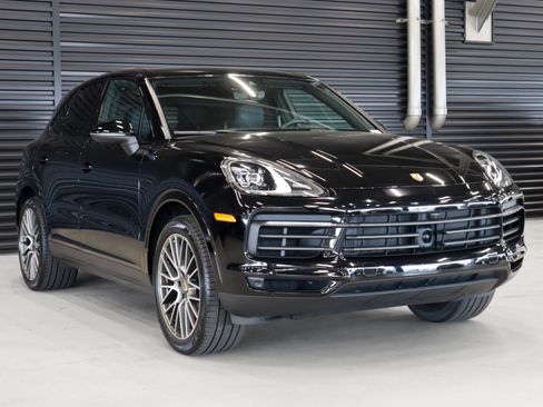 Certified 2023 Porsche Cayenne Platinum Edition AWD/4WD image 7
