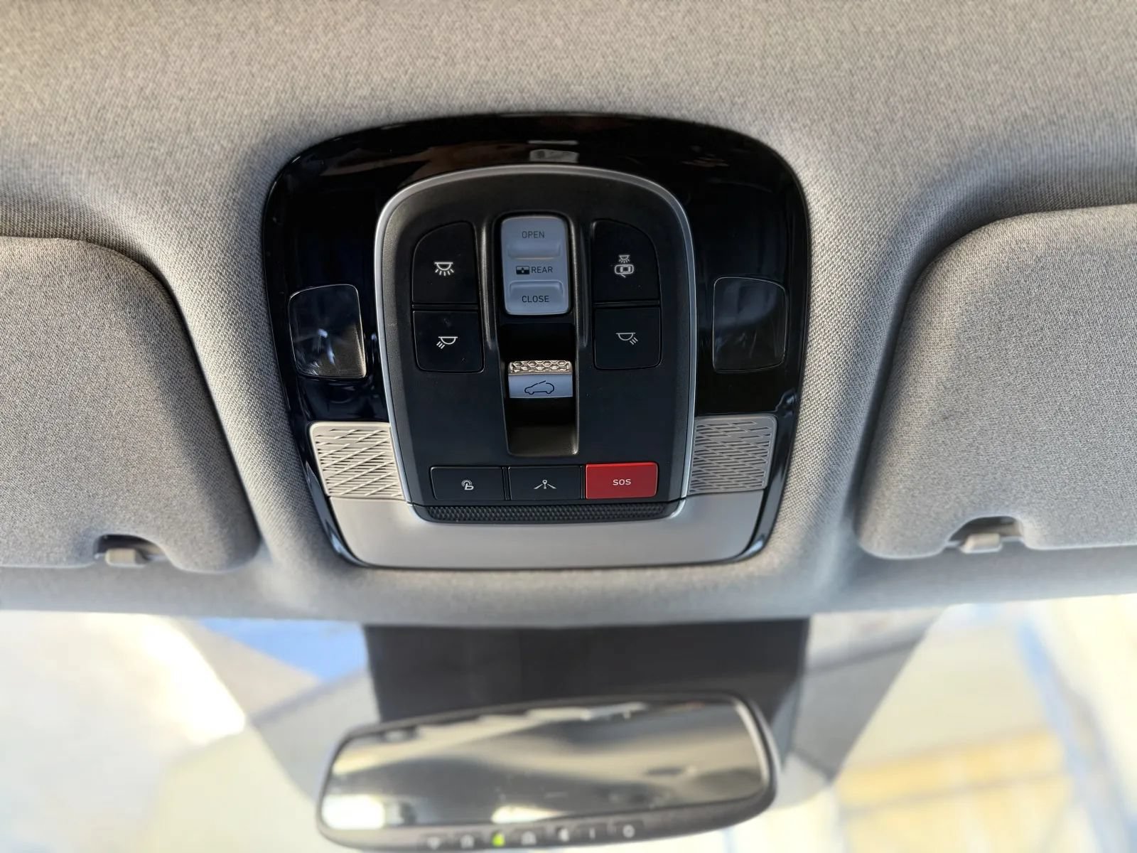 Used 2022 Hyundai Palisade Limited w/ Winter Package FWD image 38