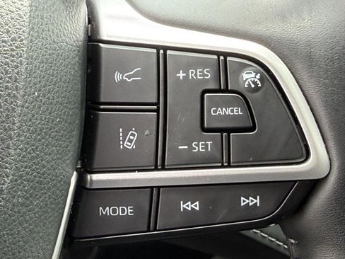 Used 2023 Toyota Highlander Platinum AWD/4WD image 24