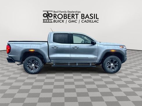 Used 2024 GMC Canyon Elevation w/ Elevation Premium Package AWD/4WD image 9