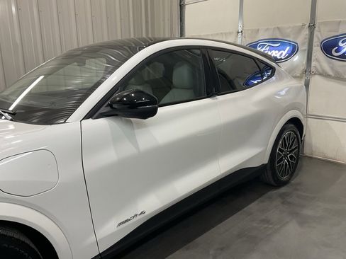 Used 2025 Ford Mustang Mach-E Premium image 5