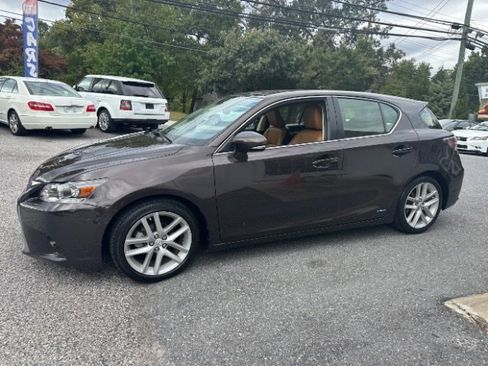Used 2015 Lexus CT 200h w/ Seat Comfort Package image 2
