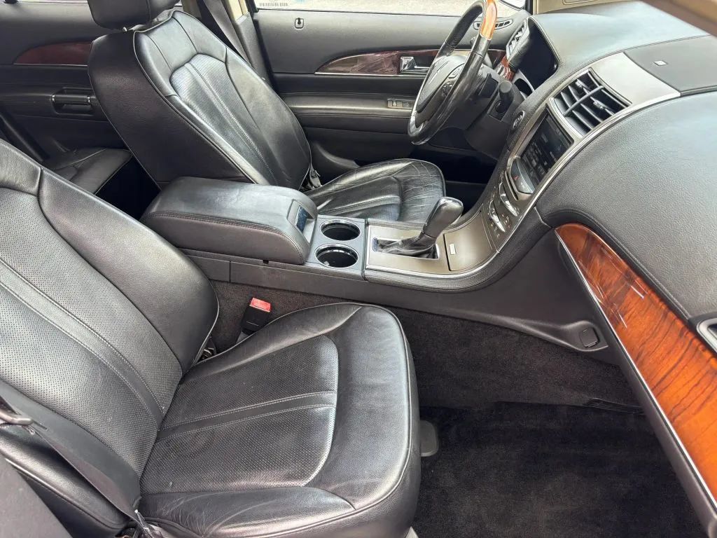 Used 2015 Lincoln MKX AWD w/ Equipment Group 102A image 15
