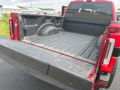 Used 2024 Ford F350 Platinum w/ Tremor Off-Road Package AWD/4WD image 15