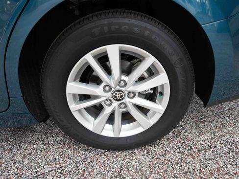 Used 2025 Toyota Camry LE image 28