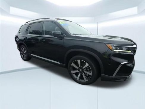 Used 2025 Honda Pilot Touring image 5