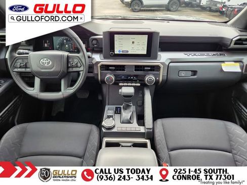 Used 2025 Toyota Tacoma SR5 AWD/4WD image 12