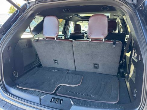 Certified 2020 Ford Explorer Platinum w/ Premium Technology Package image 32