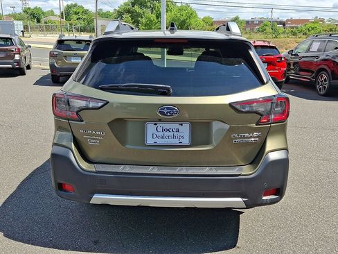 Used 2023 Subaru Outback Touring XT AWD/4WD image 8